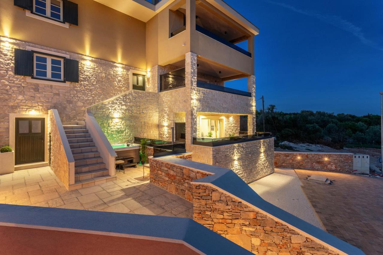 Teona Luxury Apartment With Jacuzzi And Terrace Sea View Sali Buitenkant foto