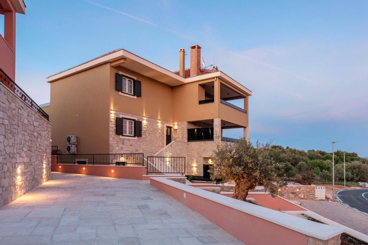 Teona Luxury Apartment With Jacuzzi And Terrace Sea View Sali Buitenkant foto